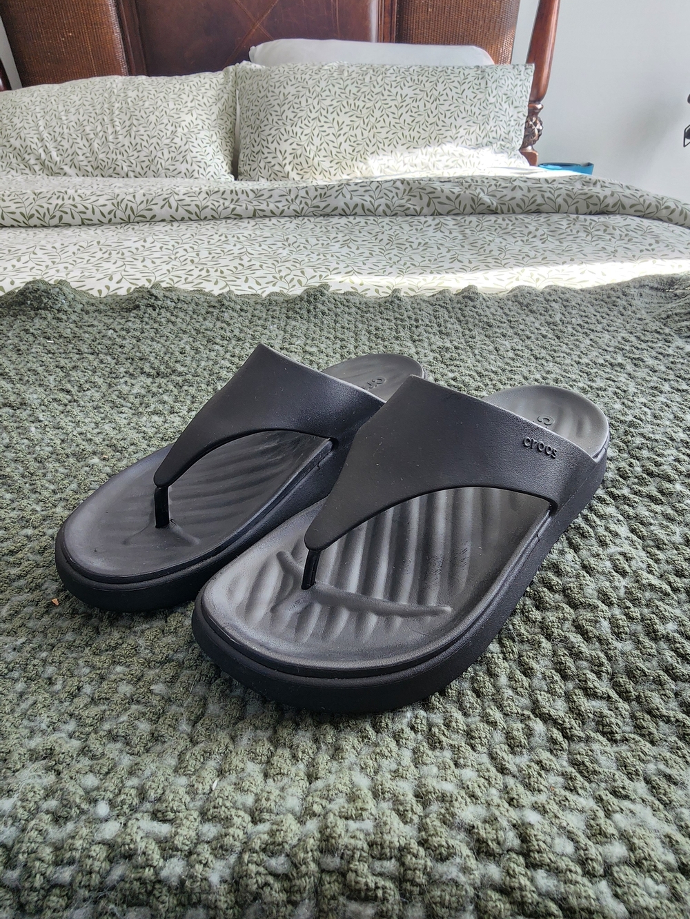 CROCS Black Platform Crossband Slide Sandals NWOT - Picture 3 of 5
